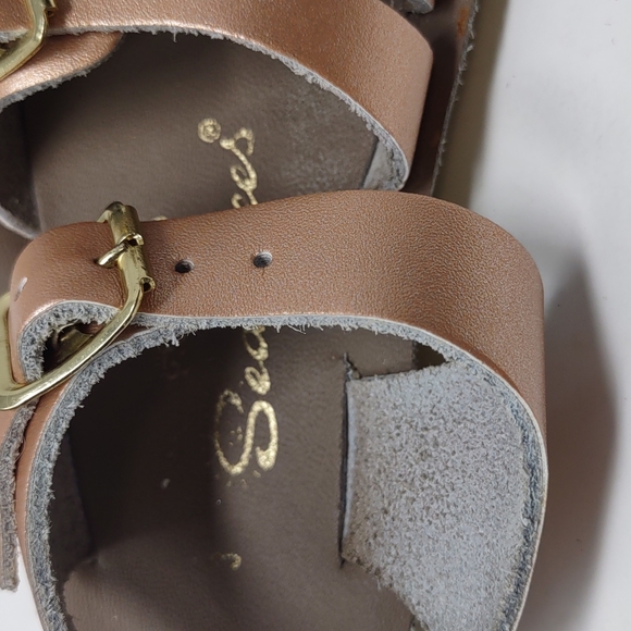Salt Water by Hoy Leather Rose Gold Sandals Size 3 - Picture 6 of 7